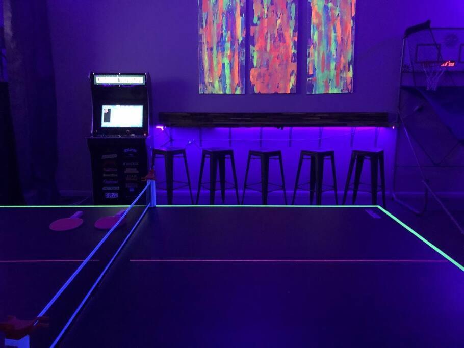 Fun West Knox Pad~ Hot Tub~ Neon Game Room~ Arcade Knoxville Eksteriør billede